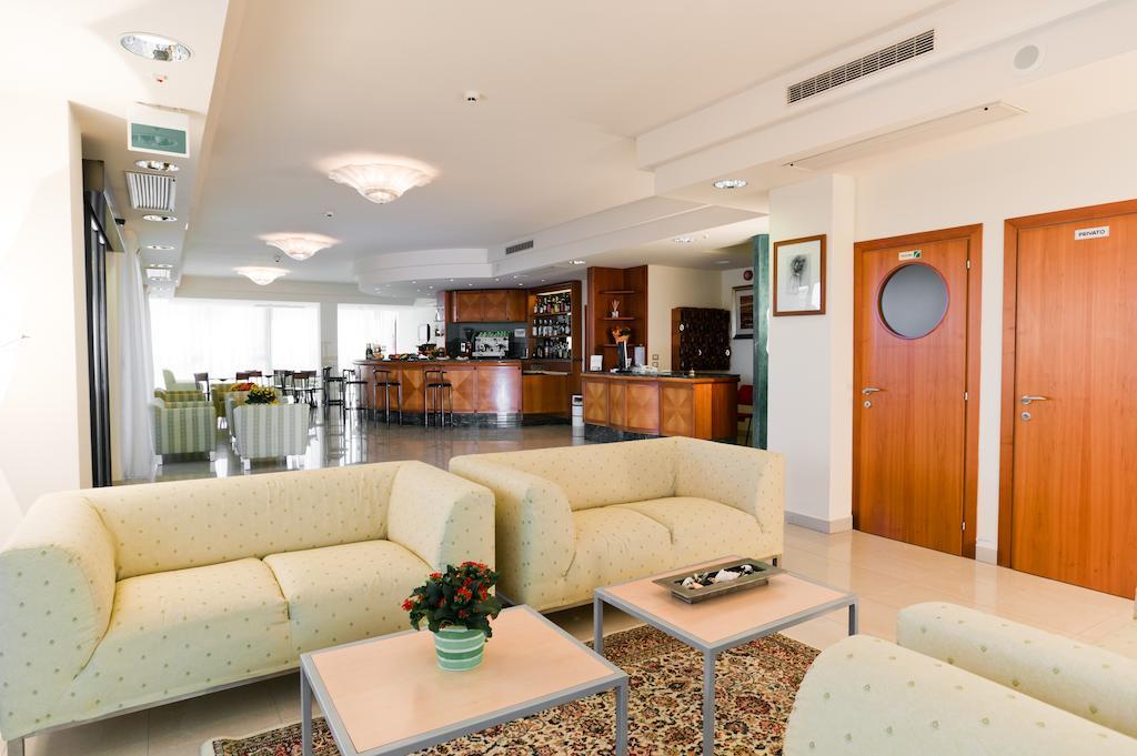 Hotel Globus Cesena Bagian luar foto