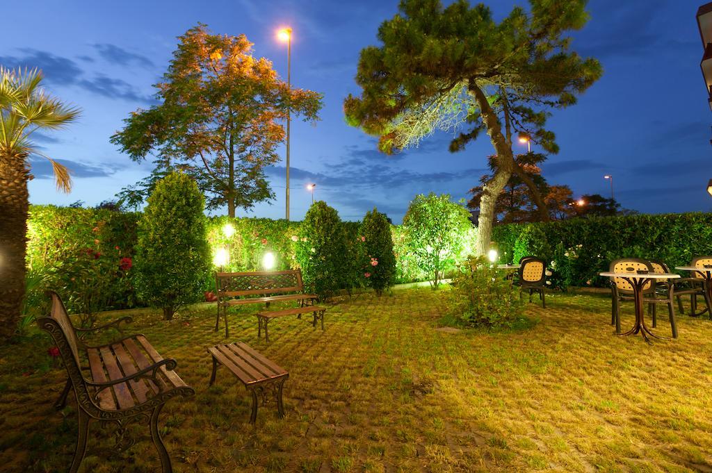 Hotel Globus Cesena Bagian luar foto