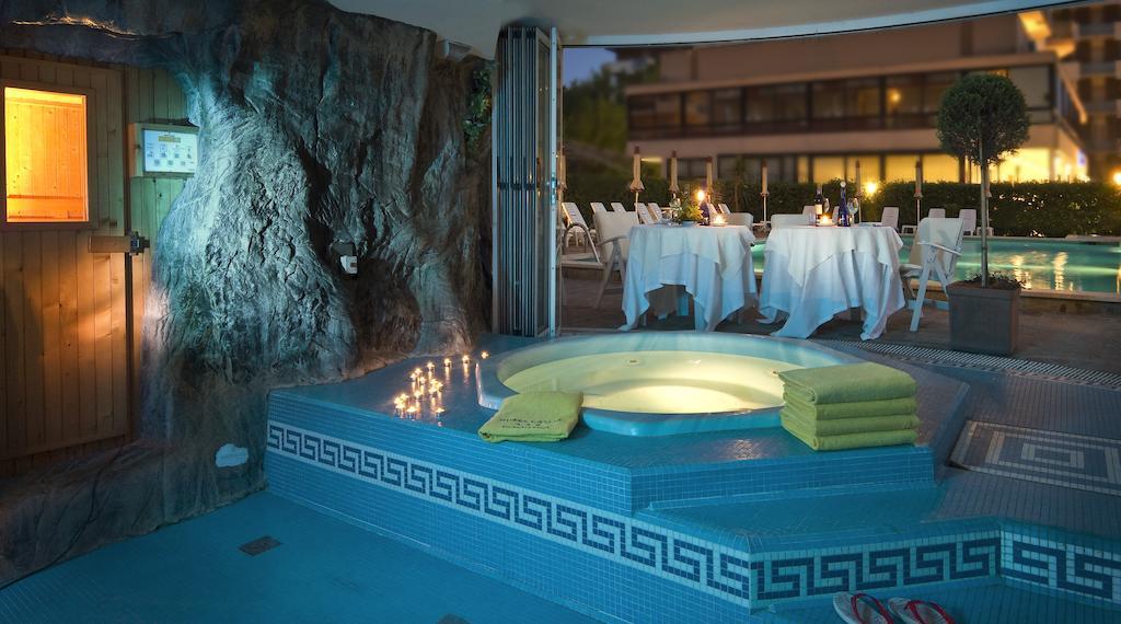 Hotel Globus Cesena Bagian luar foto