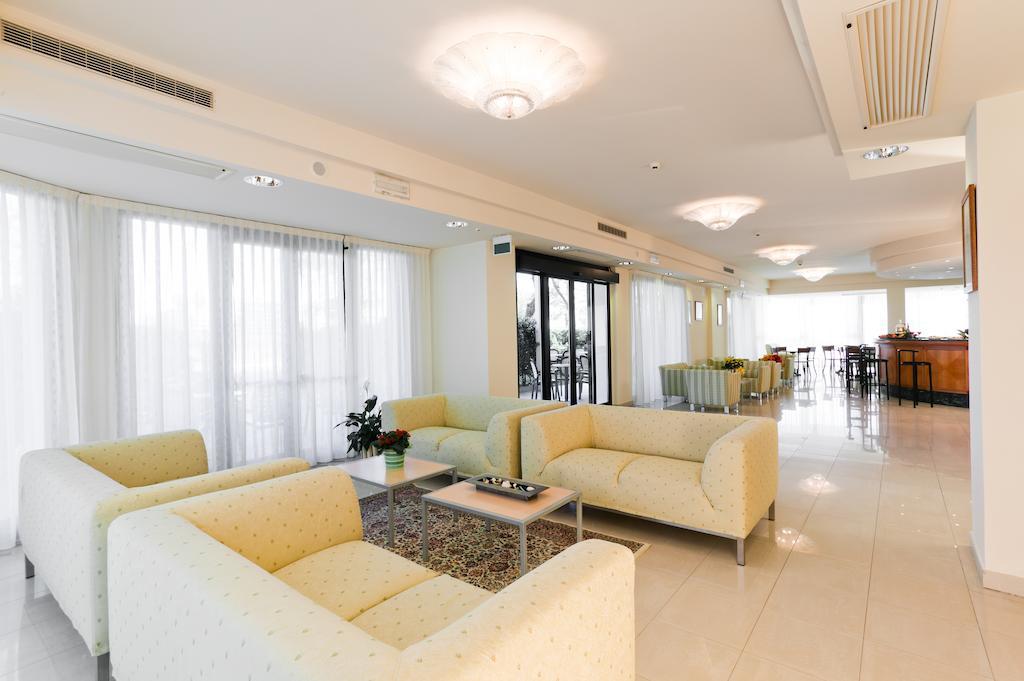 Hotel Globus Cesena Bagian luar foto